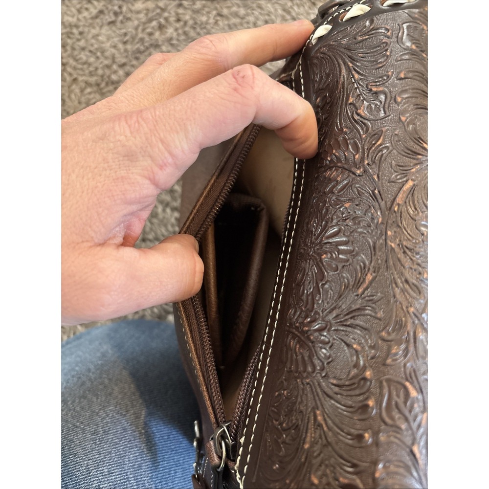 ANGEL RANCH CONCEAL CARRY CROSSBODY BAG FRINGE AZTEC MULTICOLORED - Picture 5 of 9